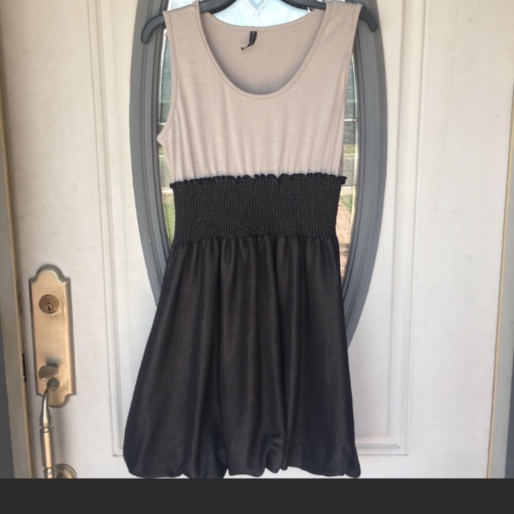 XL bubble hem gray and taupe tank dress euc